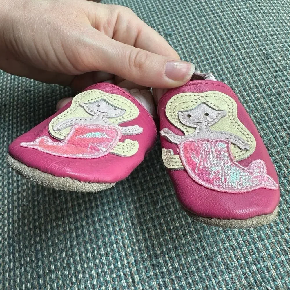 Robeez different feet